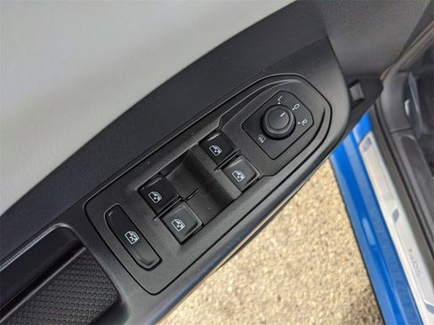 Certified 2022 Volkswagen Taos SE image 20