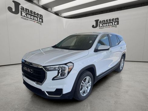 Used 2024 GMC Terrain SLE AWD/4WD image 5