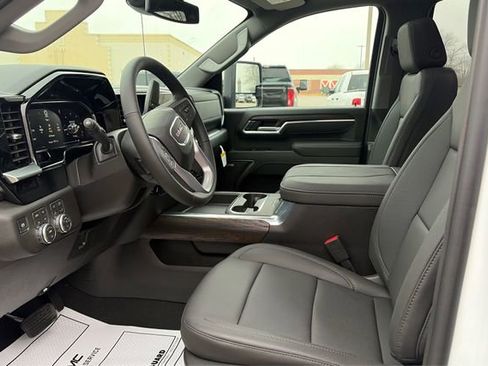 New 2026 GMC Sierra 3500 SLT w/ SLT Premium Package image 9