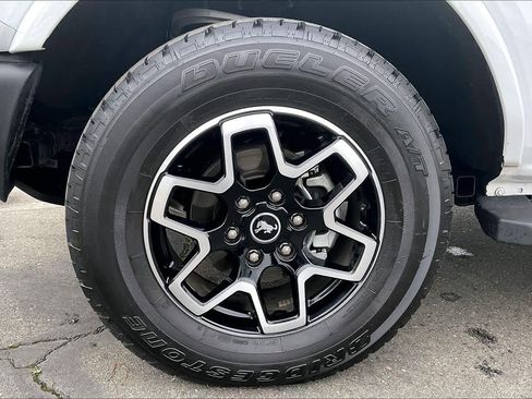 Used 2024 Ford Bronco Outer Banks image 12
