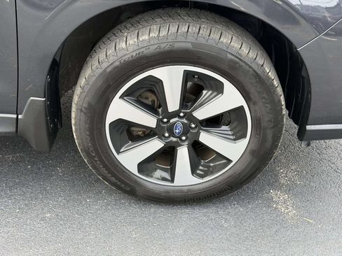 Used 2018 Subaru Forester 2.5i Limited AWD/4WD image 9