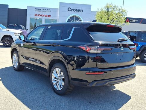 New 2026 Mitsubishi Outlander ES AWD/4WD image 3