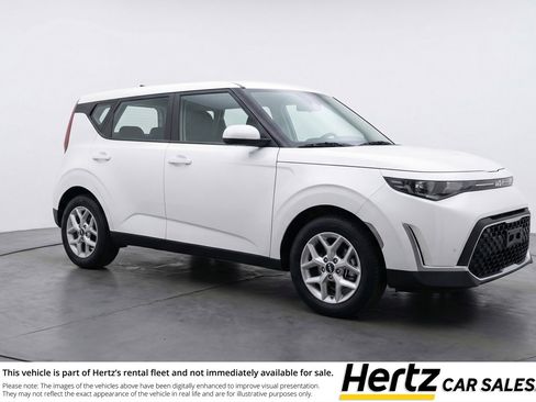 Used 2025 Kia Soul LX w/ LX Technology Package FWD image 1