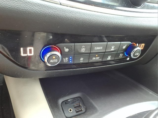 Used 2020 Buick Enclave Premium w/ Sun and Sites Package FWD image 22