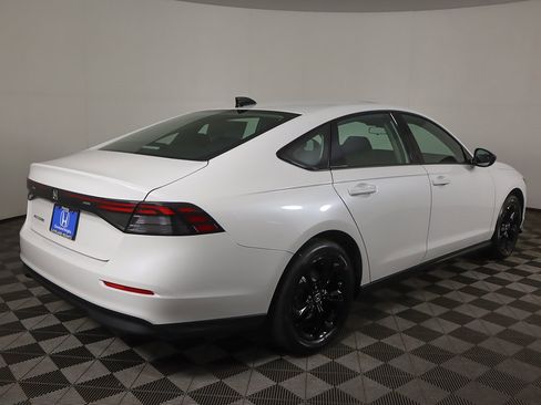 New 2025 Honda Accord SE image 5