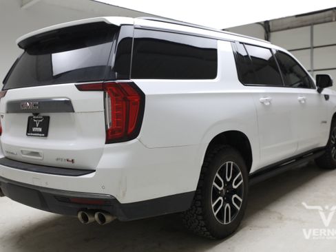Used 2023 GMC Yukon XL AT4 w/ AT4 Premium Plus Package AWD/4WD image 4