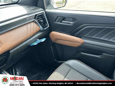 Certified 2023 GMC Canyon AT4 w/ Canyon Safety Plus Package AWD/4WD image 32