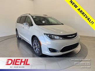 Used 2019 Chrysler Pacifica Limited w/ Tire & Wheel Group image 1