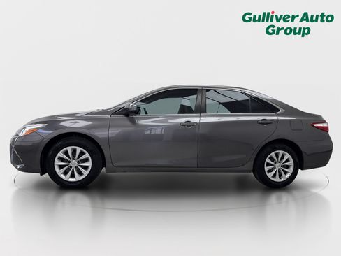 Used 2015 Toyota Camry LE FWD image 3