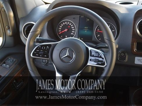 Used 2023 Mercedes-Benz Sprinter 3500 image 38