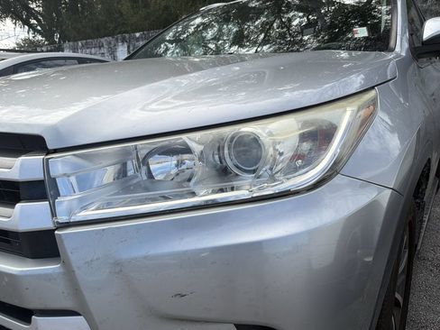 Used 2018 Toyota Highlander XLE AWD/4WD image 6