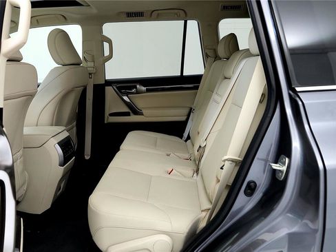 Used 2023 Lexus GX 460 Premium w/ Premium Package image 21