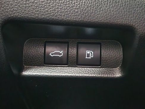 Used 2025 Toyota Crown Platinum image 20