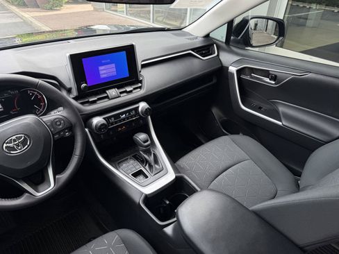 Certified 2023 Toyota RAV4 XLE w/ Convenience Package AWD/4WD image 17