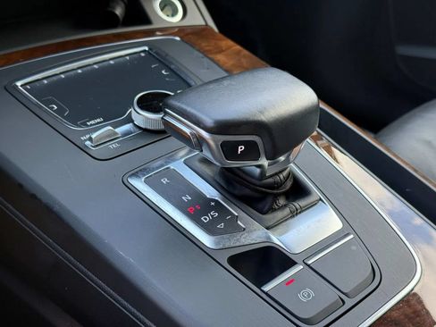 Used 2018 Audi Q5 2.0T Premium Plus AWD/4WD image 17