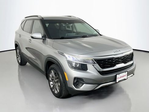 Used 2023 Kia Seltos S w/ Navigation Package FWD image 4