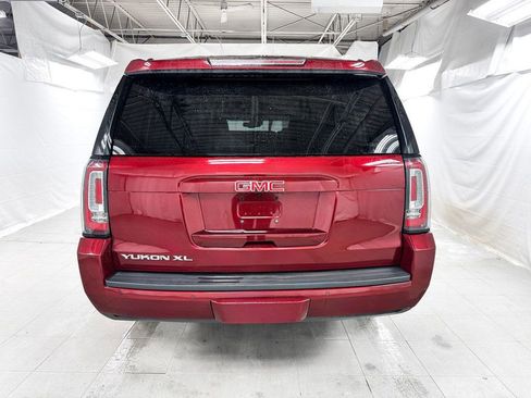 Used 2019 GMC Yukon XL SLT w/ Open Road Package AWD/4WD image 4