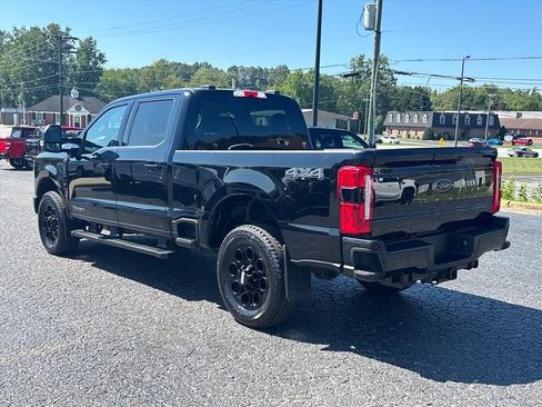 Used 2025 Ford F250 Lariat w/ Black Appearance Package AWD/4WD image 5