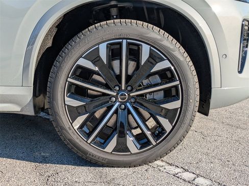 New 2026 Volvo XC90 T8 Ultra w/ Protection Package Premier image 11