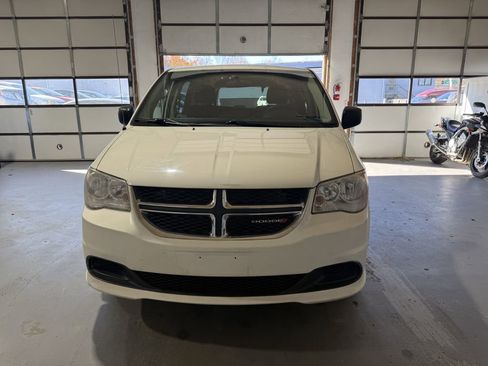 Used 2013 Dodge Grand Caravan SE image 3
