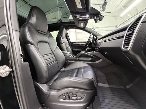 Certified 2022 Porsche Cayenne S image 23