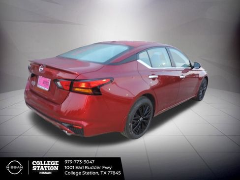 New 2025 Nissan Altima 2.5 SV w/ SV Special Edition Package image 4