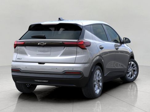Used 2027 Chevrolet Bolt LT FWD image 4