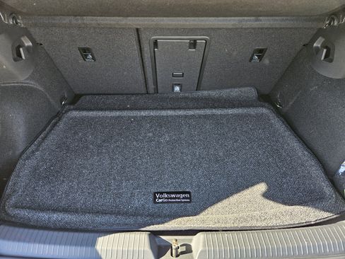 Used 2023 Volkswagen Golf 20th Anniversary Edition image 32