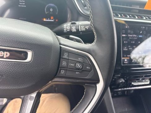 Used 2022 Jeep Grand Cherokee Altitude AWD/4WD image 30