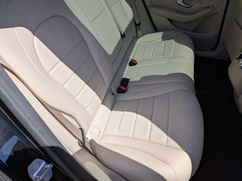 Used 2020 Mercedes-Benz GLC 300 4MATIC image 31