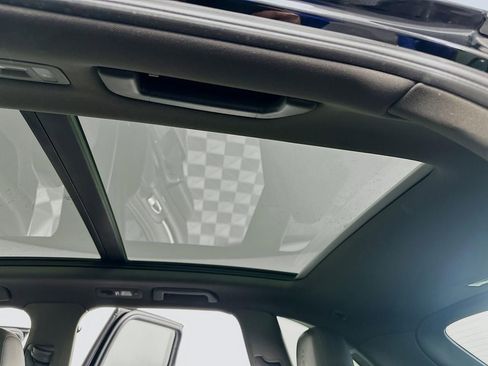 Used 2017 Porsche Cayenne Platinum Edition image 32