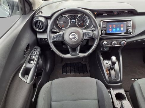 Certified 2025 Nissan Kicks Play S image 4