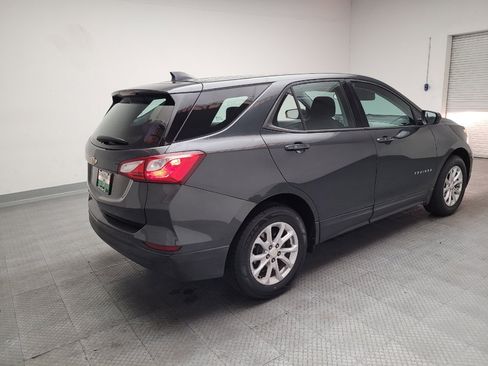 Used 2019 Chevrolet Equinox LS FWD image 9