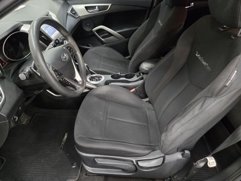 Used 2015 Hyundai Veloster FWD image 7