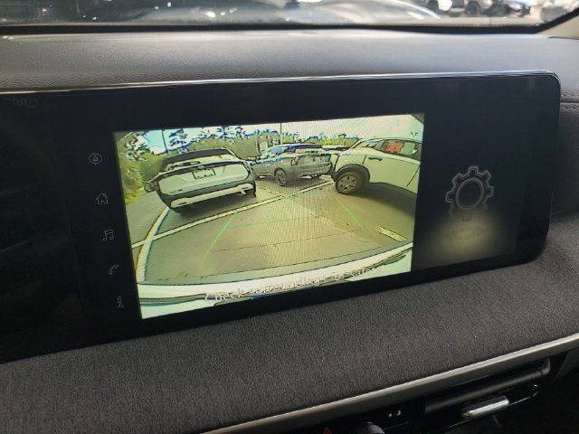 Used 2025 Nissan Kicks SV w/ SV Premium Package FWD image 20