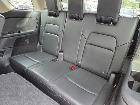 Used 2025 Nissan Pathfinder SL FWD image 12