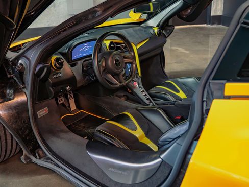 Used 2018 McLaren 720S Performance image 11