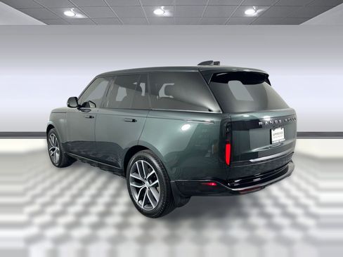 Used 2024 Land Rover Range Rover SE image 3