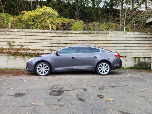 Used 2012 Buick LaCrosse Touring image 11