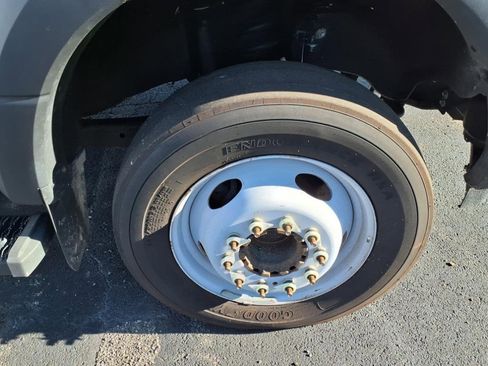 Used 2019 Ford F550 2WD Regular Cab Super Duty image 21