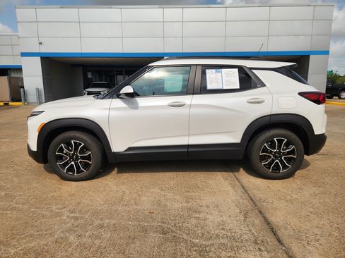 Used 2025 Chevrolet TrailBlazer ACTIV w/ Convenience Package FWD image 5