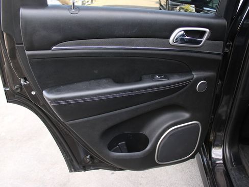 Used 2016 Jeep Grand Cherokee SRT AWD/4WD image 12