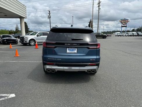 Used 2025 GMC Acadia Denali w/ Super Cruise Package AWD/4WD image 3