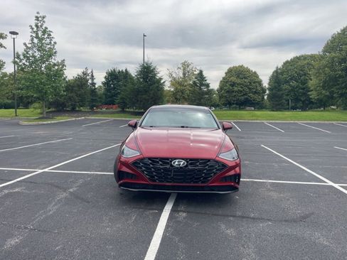 Used 2023 Hyundai Sonata Limited FWD image 2
