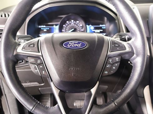 Used 2023 Ford Edge SEL w/ Convenience Package AWD/4WD image 3