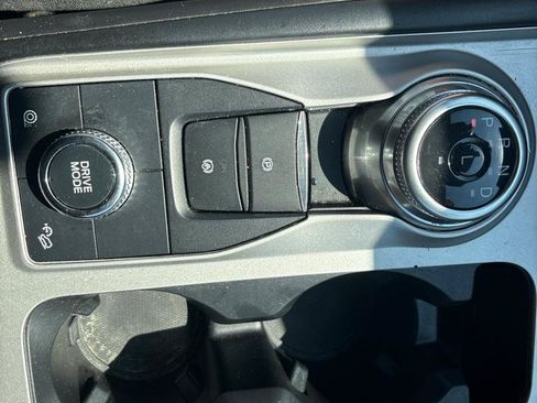 Used 2023 Ford Explorer XLT AWD/4WD image 14