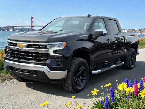 Used 2023 Chevrolet Silverado 1500 LT w/ Protection Package image 4