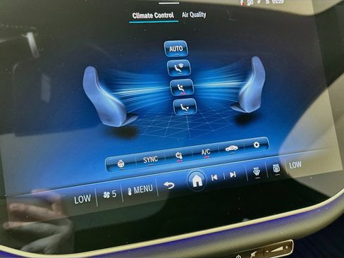 Used 2024 Mercedes-Benz E 350 4MATIC Sedan image 17