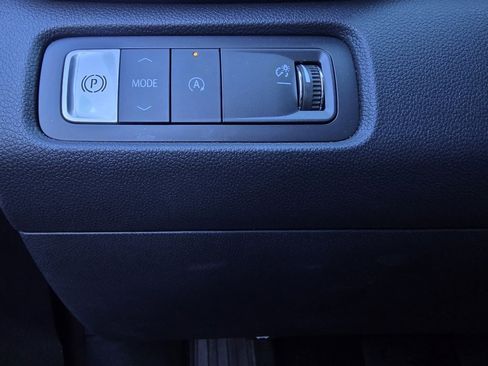 Used 2025 GMC Acadia Denali image 13