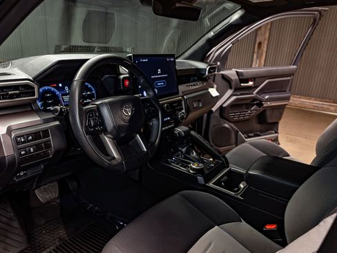 Used 2024 Toyota Tacoma TRD Off-Road image 16